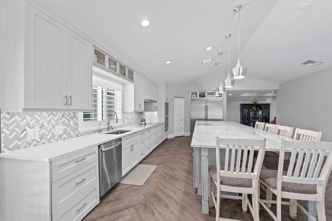 En Venta: $2,150,000 (5 camas, 5 baños, 4584 Pies cuadrados)