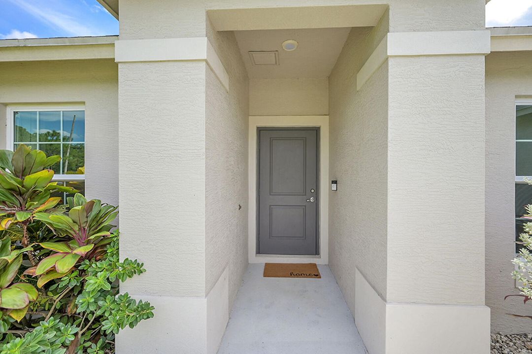 For Sale: $699,990 (4 beds, 2 baths, 2133 Square Feet)