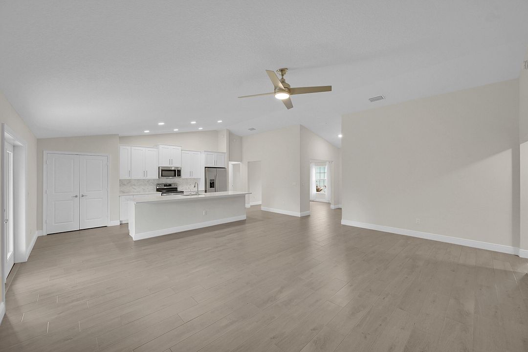 For Sale: $699,990 (4 beds, 2 baths, 2133 Square Feet)