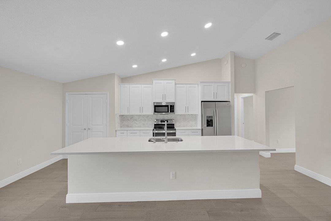 For Sale: $699,990 (4 beds, 2 baths, 2133 Square Feet)