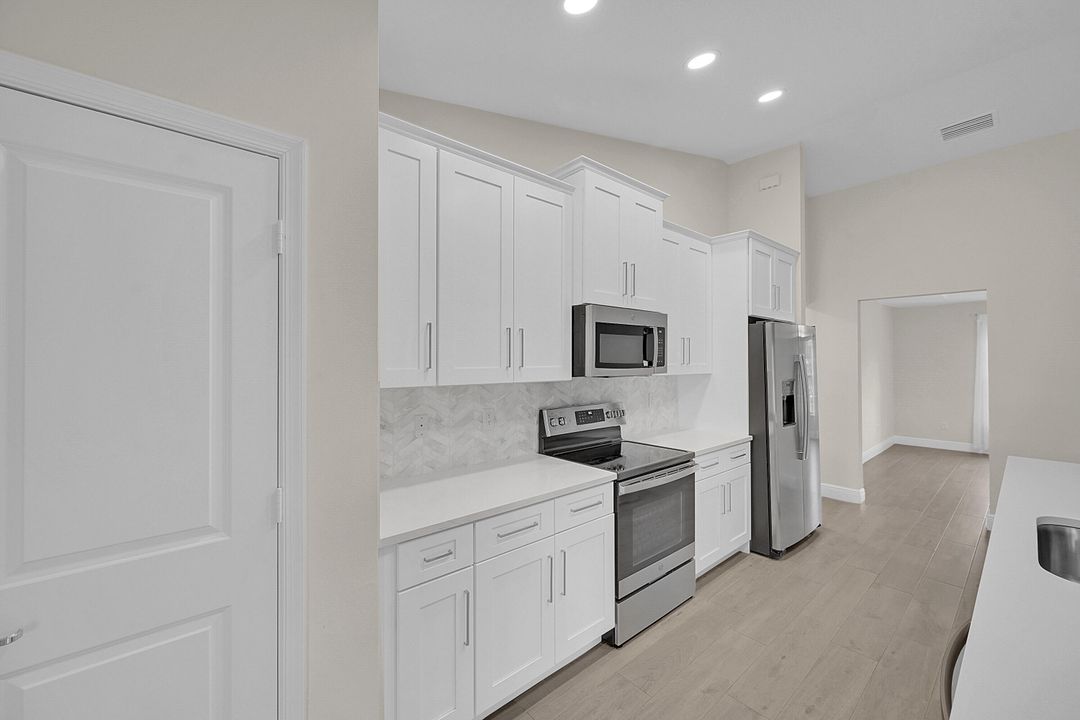 For Sale: $699,990 (4 beds, 2 baths, 2133 Square Feet)