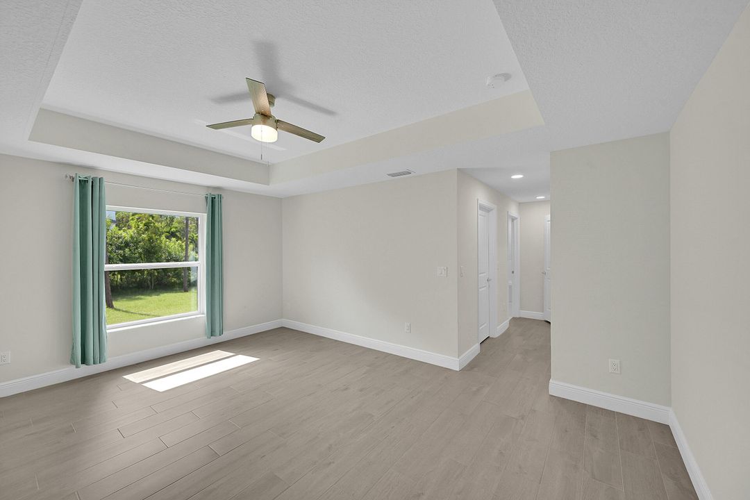 For Sale: $699,990 (4 beds, 2 baths, 2133 Square Feet)