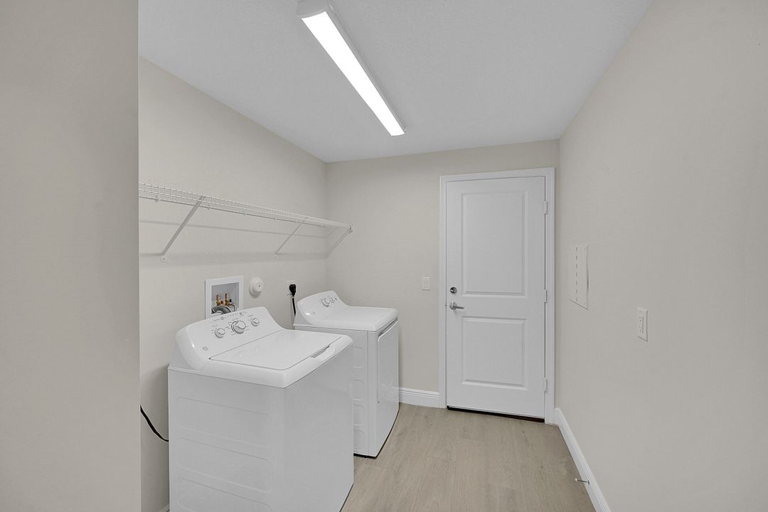 For Sale: $699,990 (4 beds, 2 baths, 2133 Square Feet)