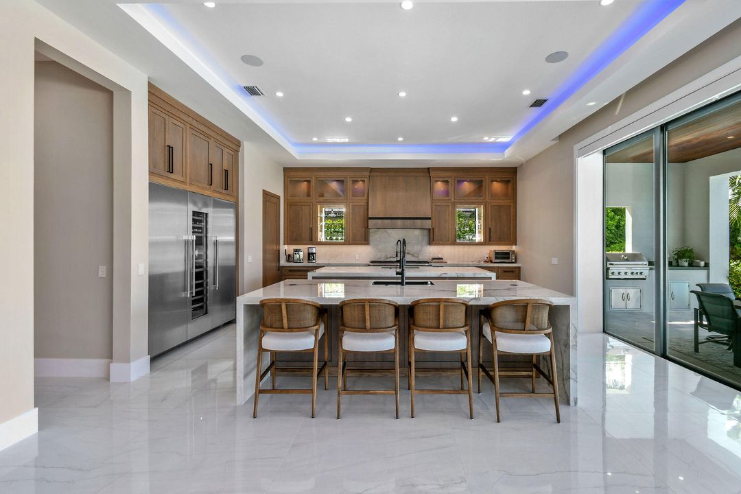 待售: $7,749,500 (5 贝兹, 7 浴室, 6424 平方英尺)