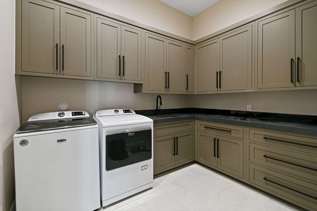 待售: $7,749,500 (5 贝兹, 7 浴室, 6424 平方英尺)