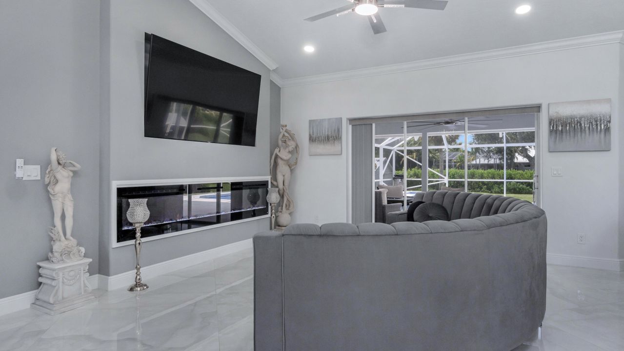 Activo con contrato: $660,000 (3 camas, 3 baños, 1742 Pies cuadrados)