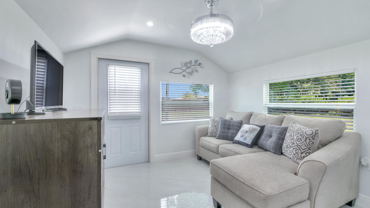 Activo con contrato: $660,000 (3 camas, 3 baños, 1742 Pies cuadrados)