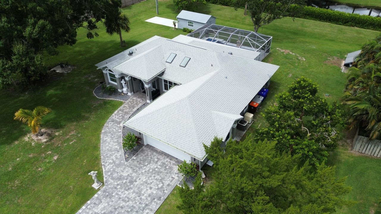 Activo con contrato: $660,000 (3 camas, 3 baños, 1742 Pies cuadrados)