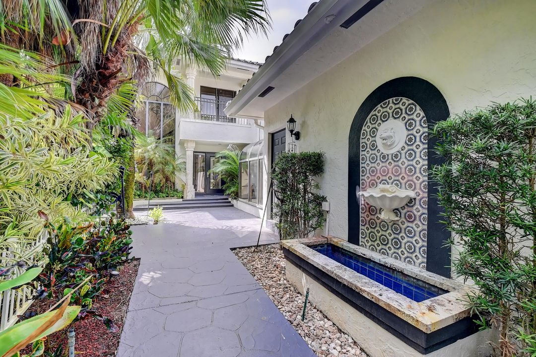 Active With Contract: $7,700 (3 beds, 3 baths, 2770 Square Feet)