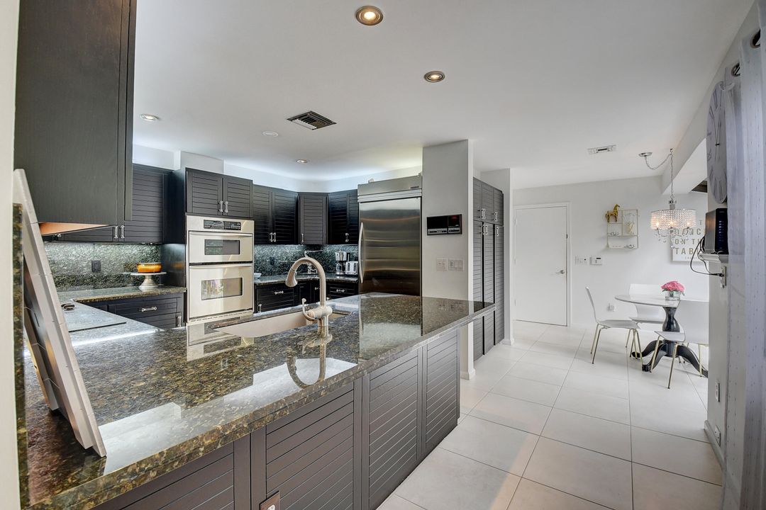 Active With Contract: $7,700 (3 beds, 3 baths, 2770 Square Feet)