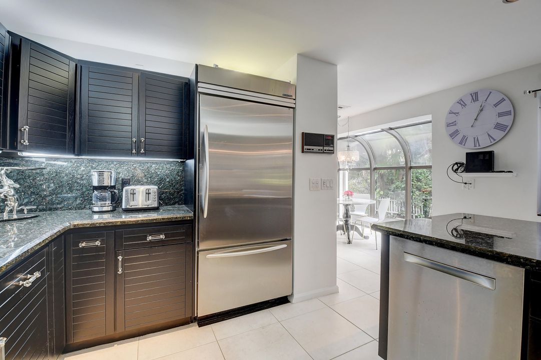 Active With Contract: $7,700 (3 beds, 3 baths, 2770 Square Feet)