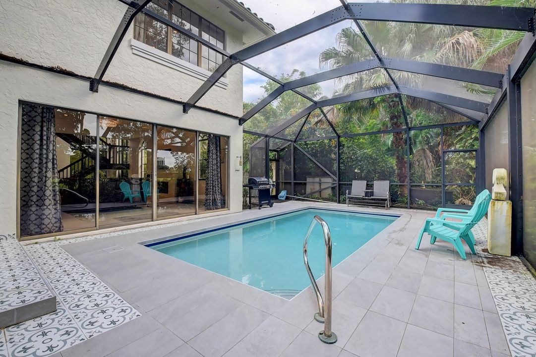 Active With Contract: $7,700 (3 beds, 3 baths, 2770 Square Feet)