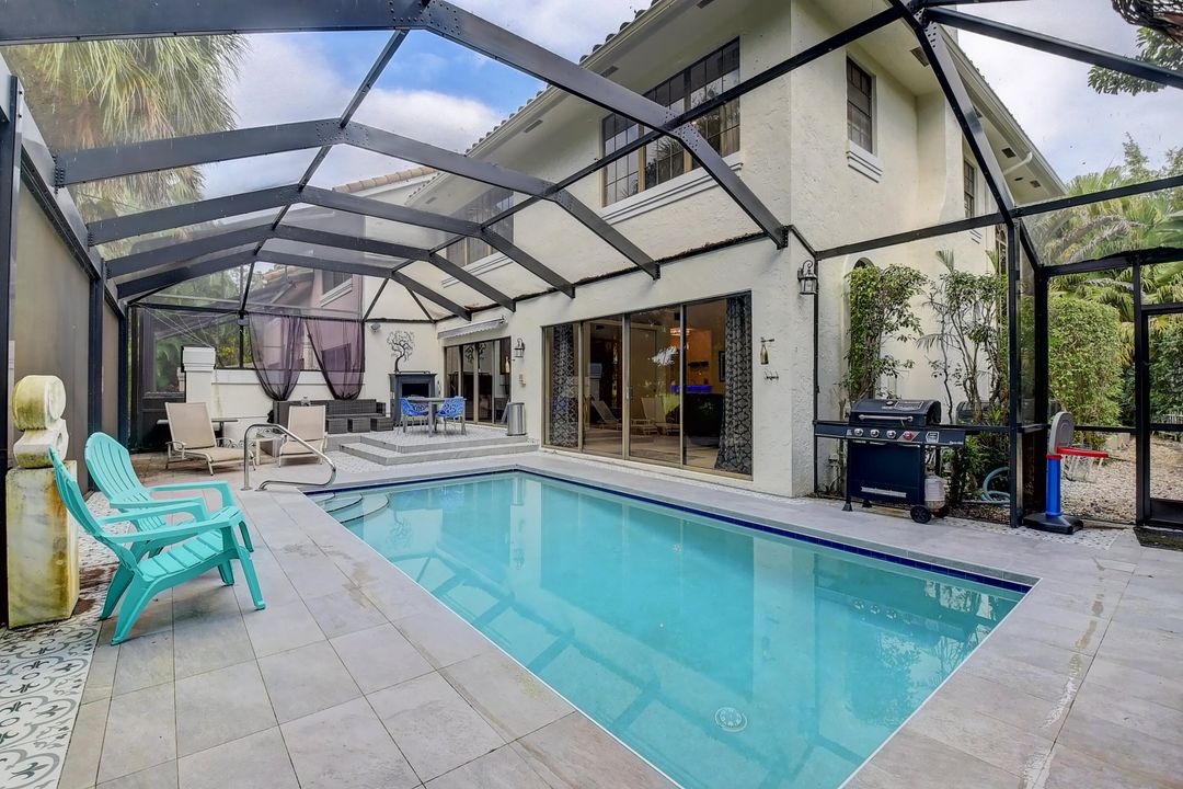 Active With Contract: $7,700 (3 beds, 3 baths, 2770 Square Feet)