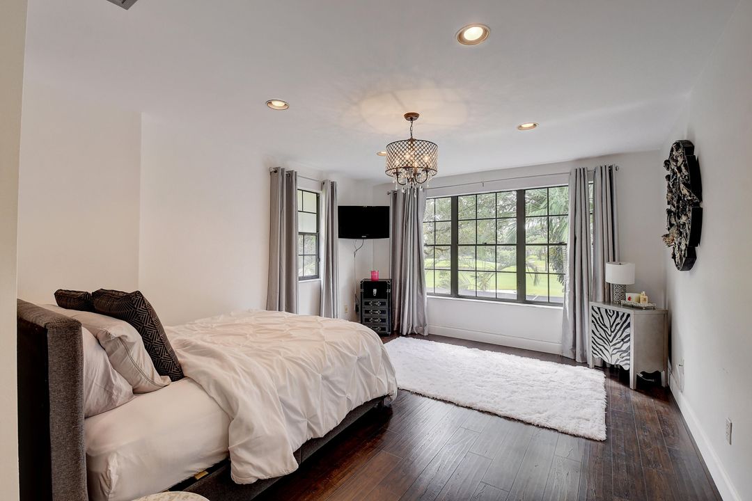 Active With Contract: $7,700 (3 beds, 3 baths, 2770 Square Feet)