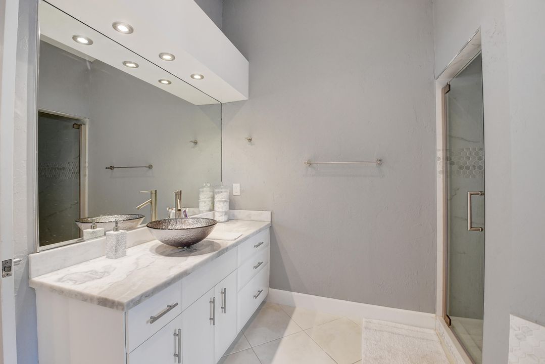 Active With Contract: $7,700 (3 beds, 3 baths, 2770 Square Feet)