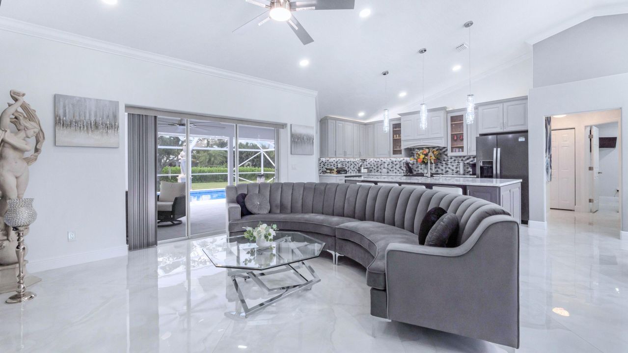 Activo con contrato: $660,000 (3 camas, 3 baños, 1742 Pies cuadrados)