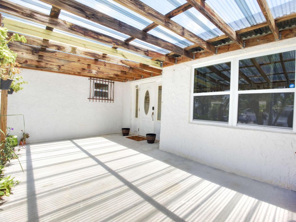 Recently Rented: $3,800 (3 beds, 2 baths, 1836 Square Feet)