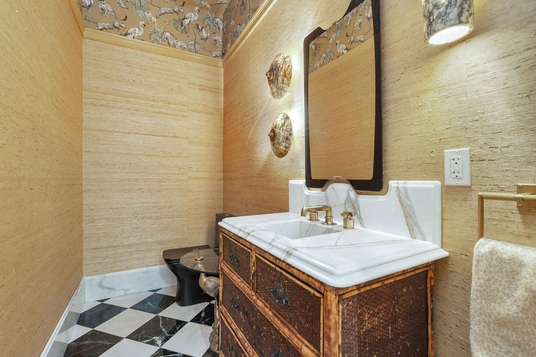 For Sale: $6,695,000 (5 beds, 4 baths, 3990 Square Feet)