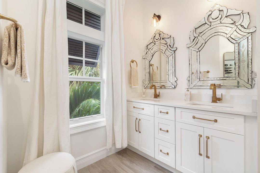 For Sale: $6,695,000 (5 beds, 4 baths, 3990 Square Feet)