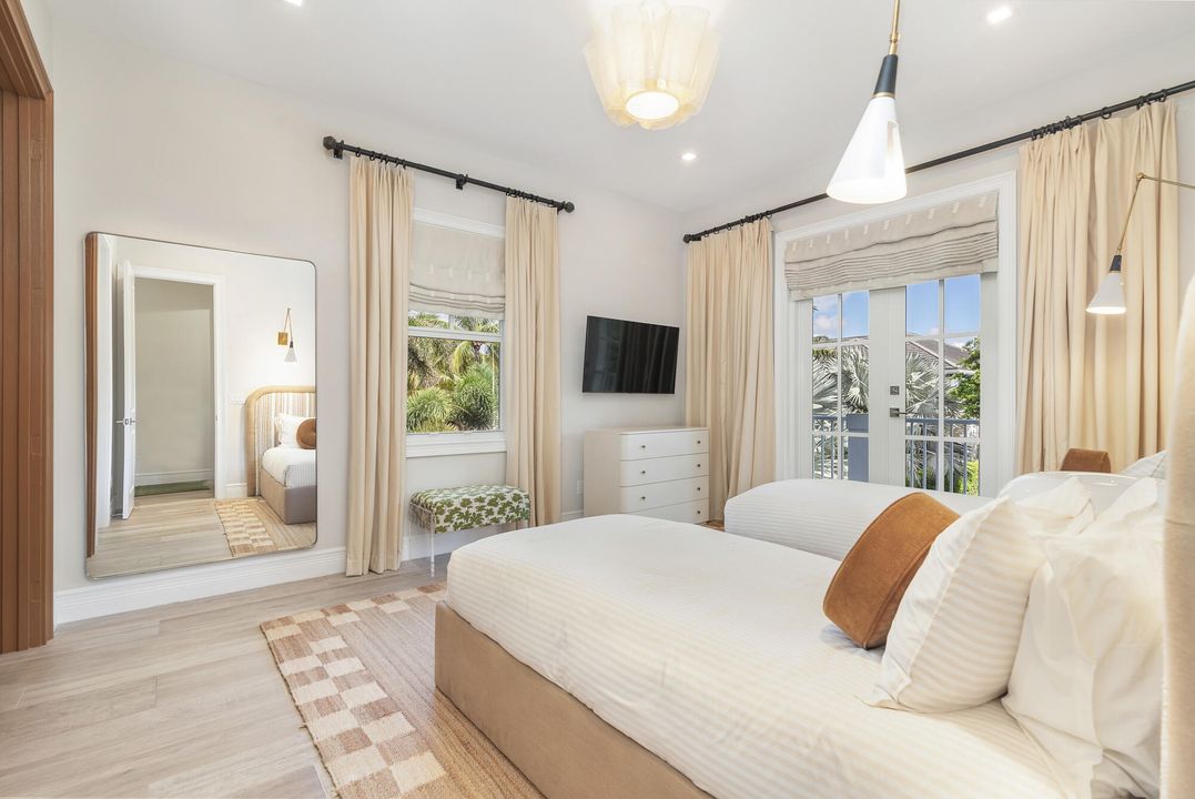 For Sale: $6,695,000 (5 beds, 4 baths, 3990 Square Feet)