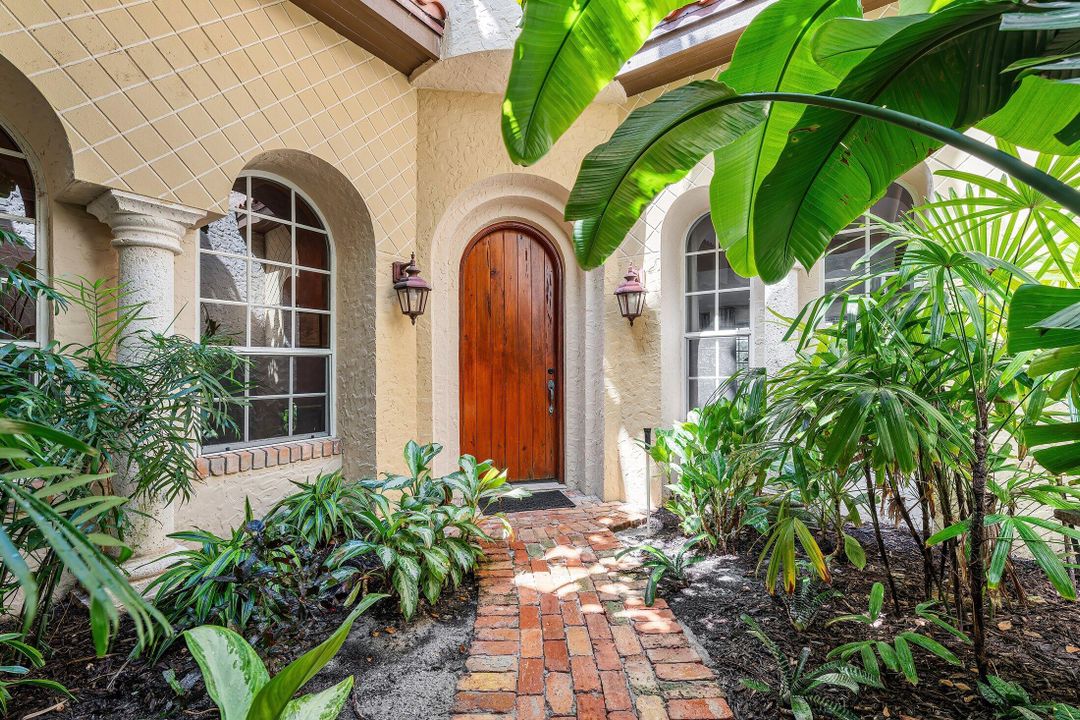 Под контрактом: $4,200,000 (4 спален, 3 ванн, 3166 Квадратных фут)