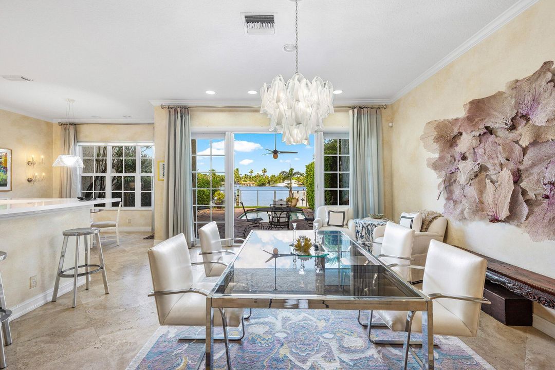 Под контрактом: $4,200,000 (4 спален, 3 ванн, 3166 Квадратных фут)