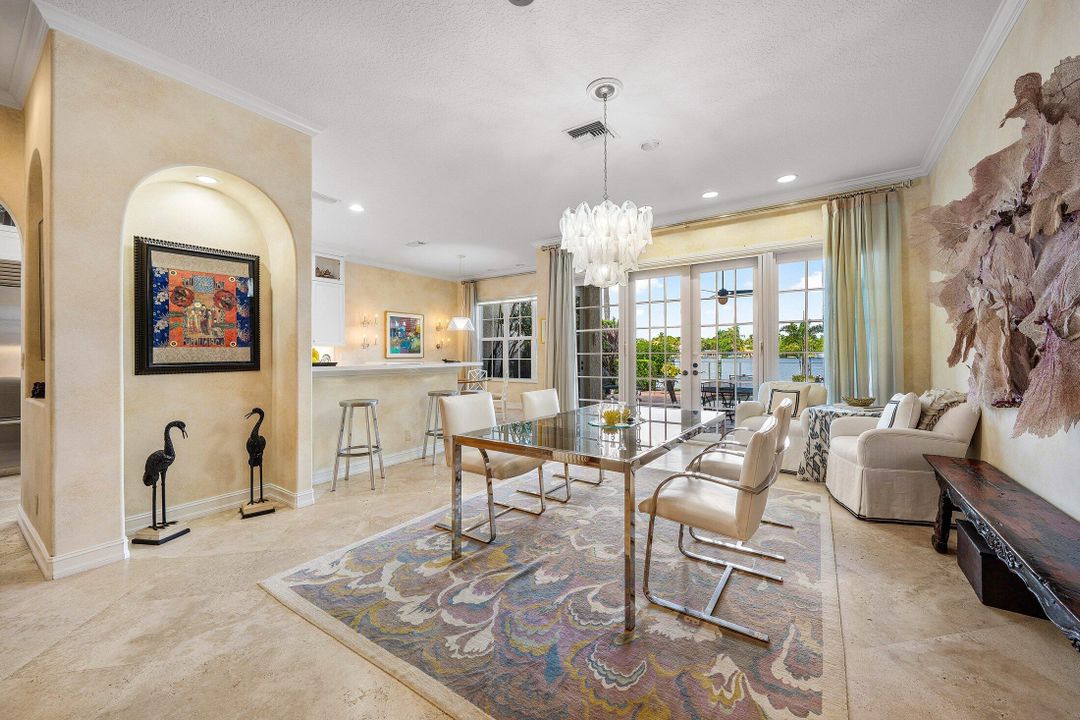 Под контрактом: $4,200,000 (4 спален, 3 ванн, 3166 Квадратных фут)