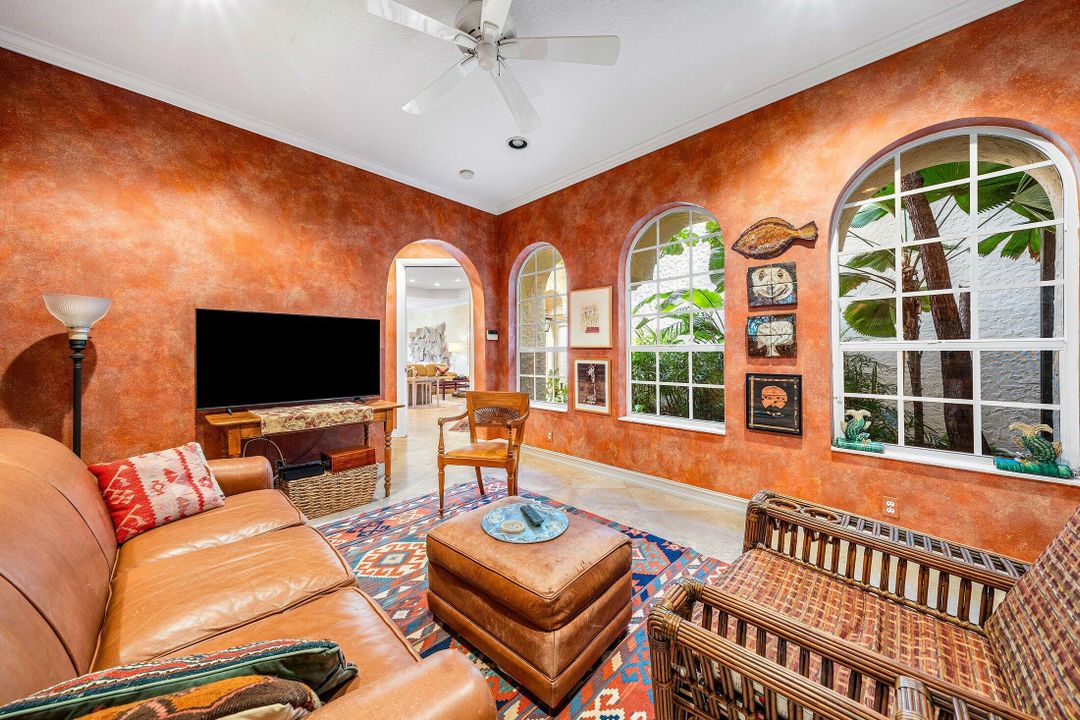 Под контрактом: $4,200,000 (4 спален, 3 ванн, 3166 Квадратных фут)