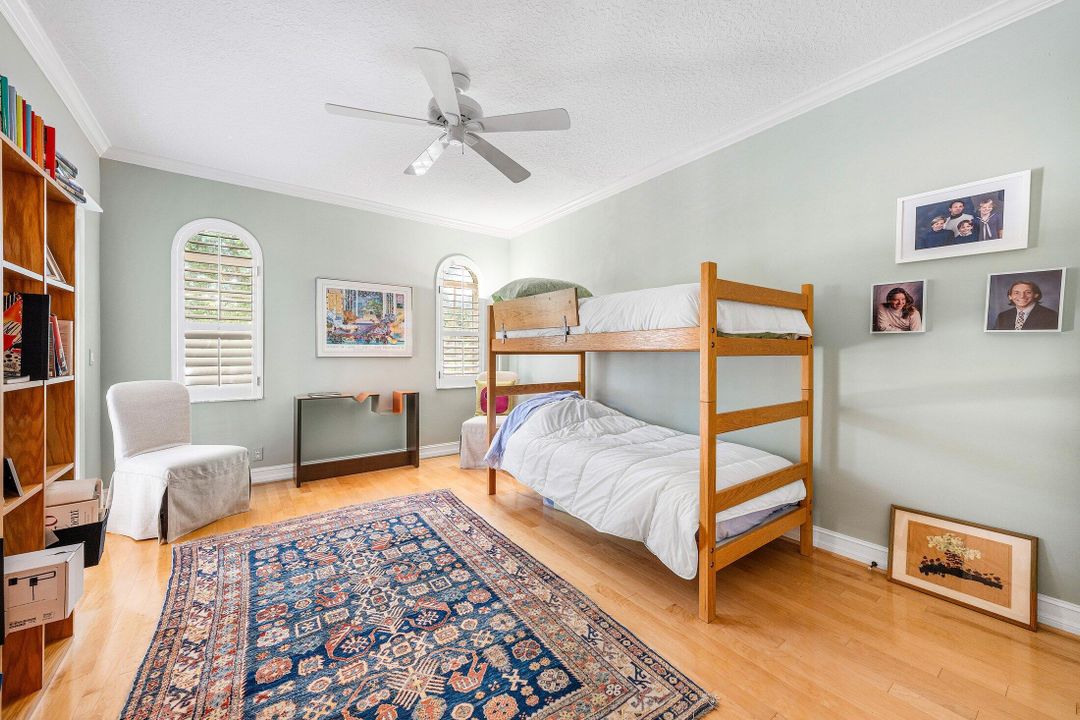 Под контрактом: $4,200,000 (4 спален, 3 ванн, 3166 Квадратных фут)