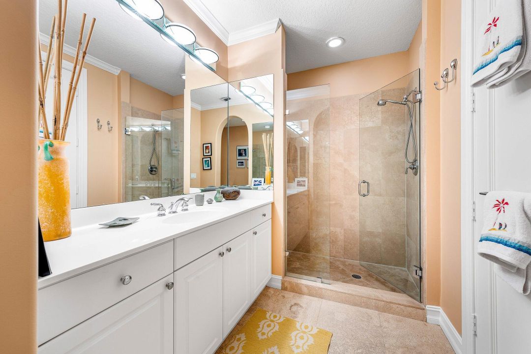 Под контрактом: $4,200,000 (4 спален, 3 ванн, 3166 Квадратных фут)