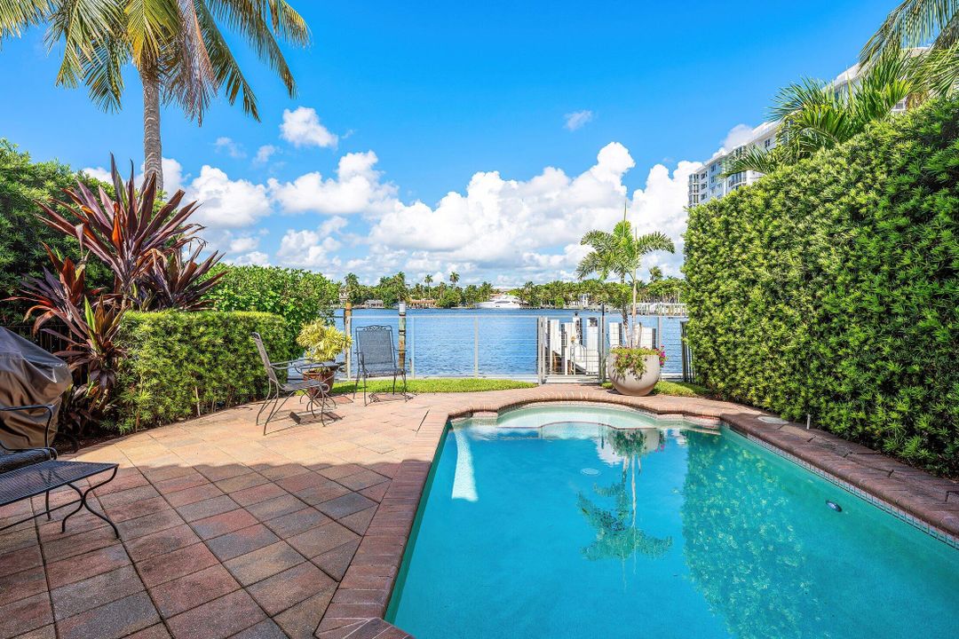 Под контрактом: $4,200,000 (4 спален, 3 ванн, 3166 Квадратных фут)