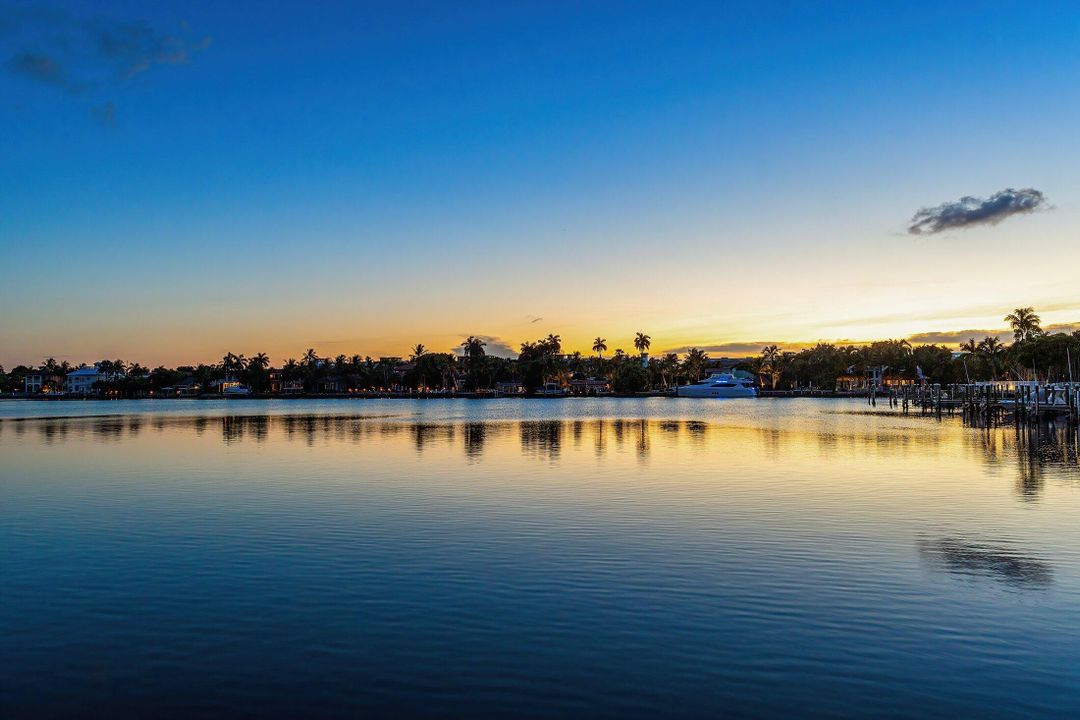 Под контрактом: $4,200,000 (4 спален, 3 ванн, 3166 Квадратных фут)