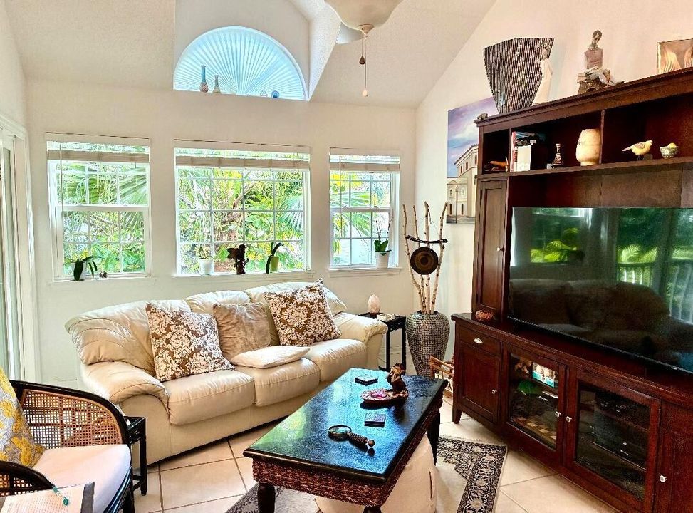 For Sale: $199,500 (2 beds, 3 baths, 1460 Square Feet)