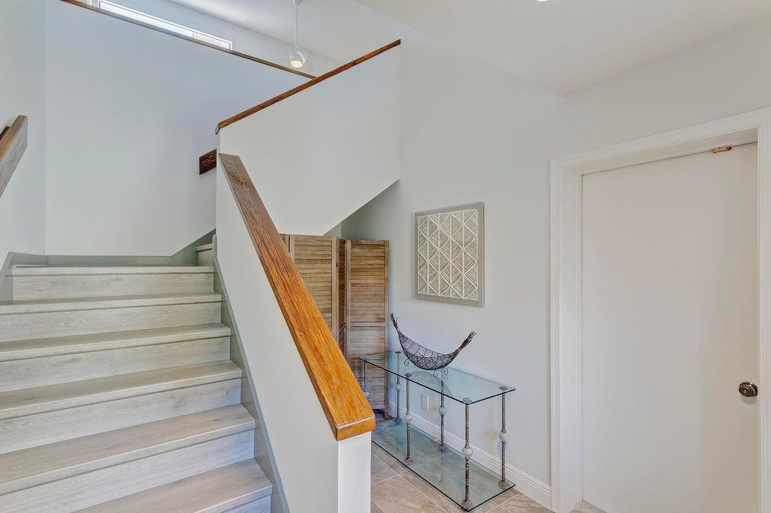 На продажу: $639,000 (2 спален, 2 ванн, 1818 Квадратных фут)