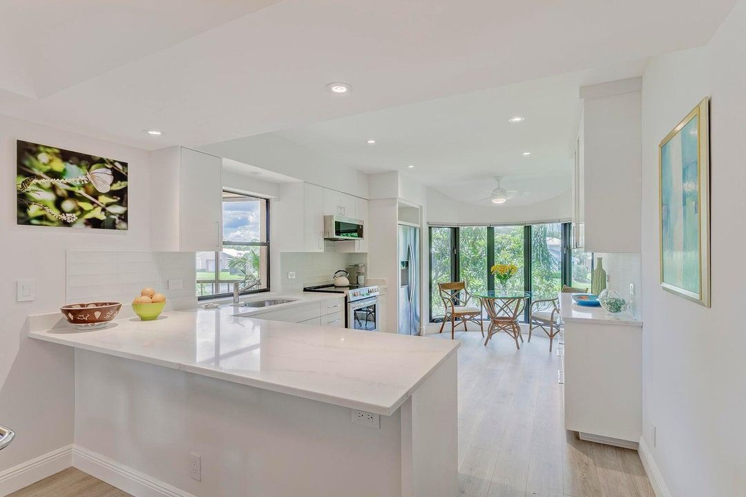 На продажу: $639,000 (2 спален, 2 ванн, 1818 Квадратных фут)