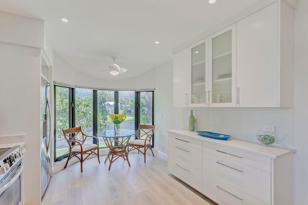 На продажу: $639,000 (2 спален, 2 ванн, 1818 Квадратных фут)