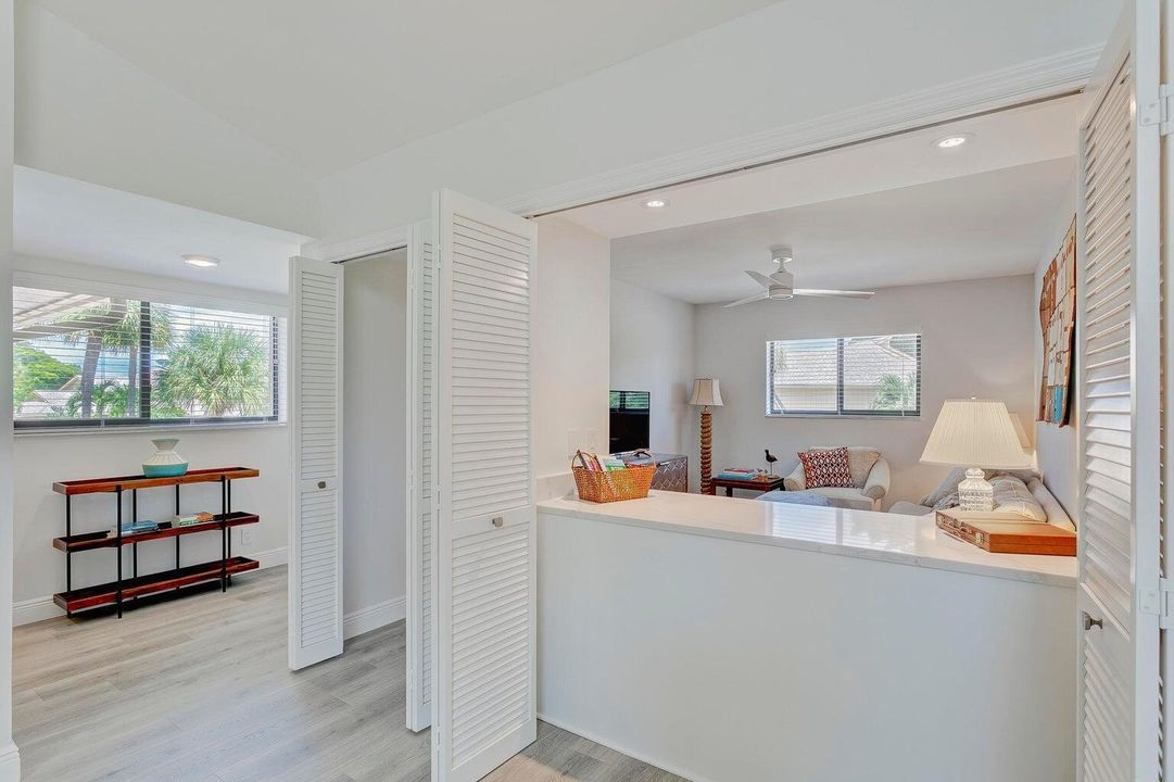 На продажу: $639,000 (2 спален, 2 ванн, 1818 Квадратных фут)