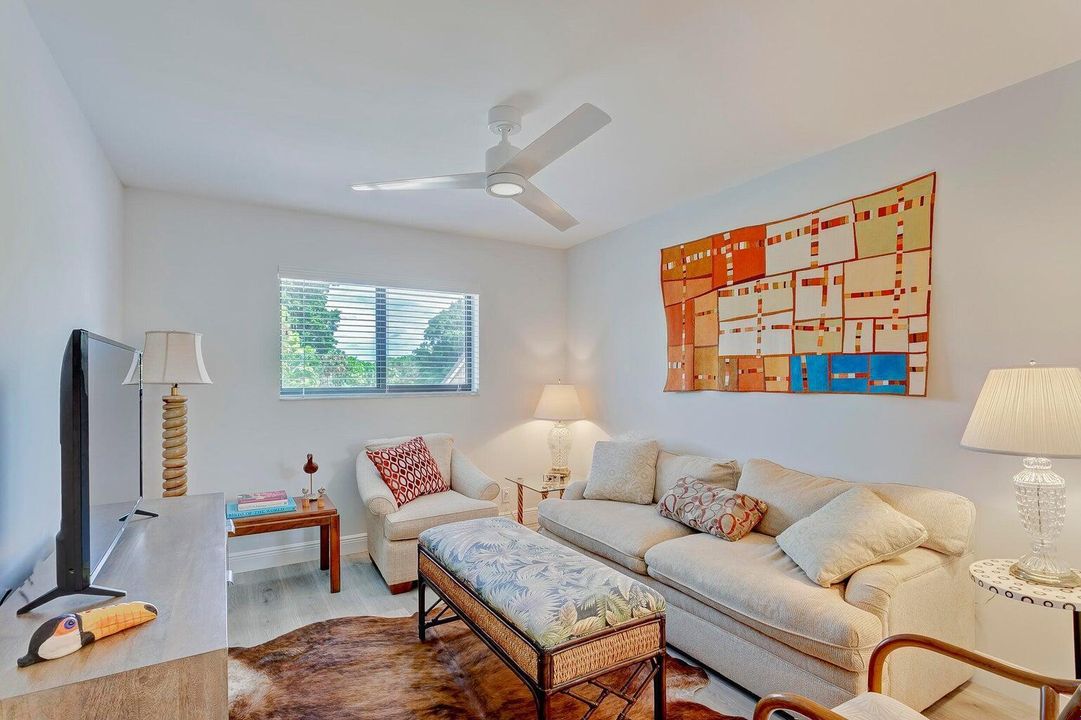 На продажу: $639,000 (2 спален, 2 ванн, 1818 Квадратных фут)