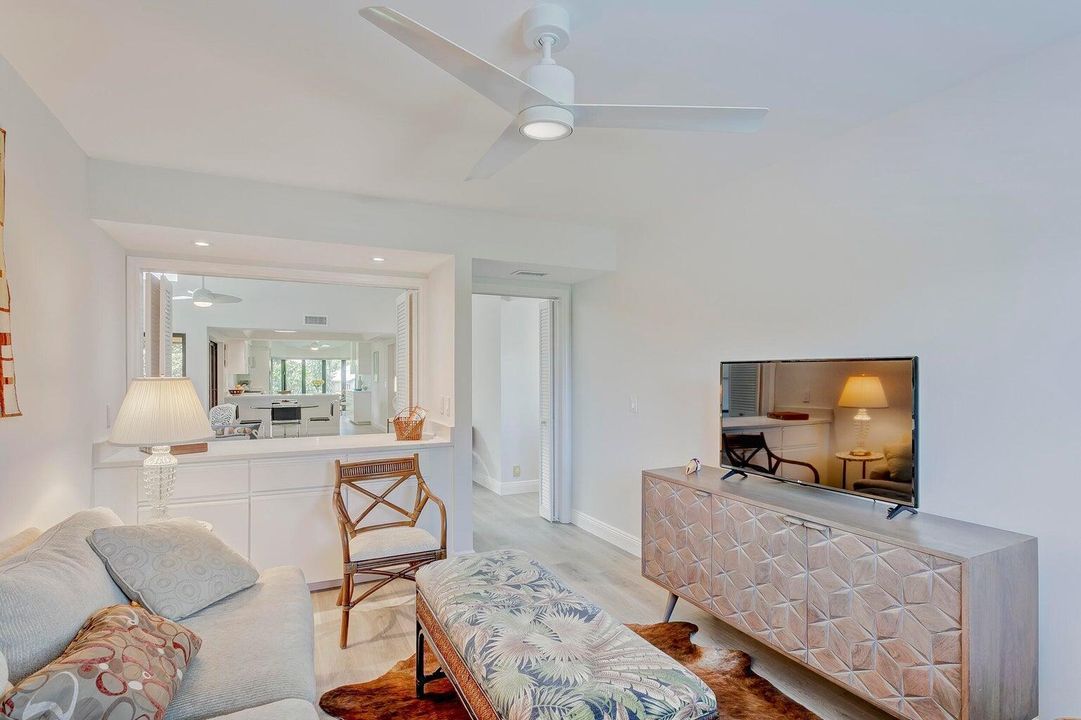 На продажу: $639,000 (2 спален, 2 ванн, 1818 Квадратных фут)