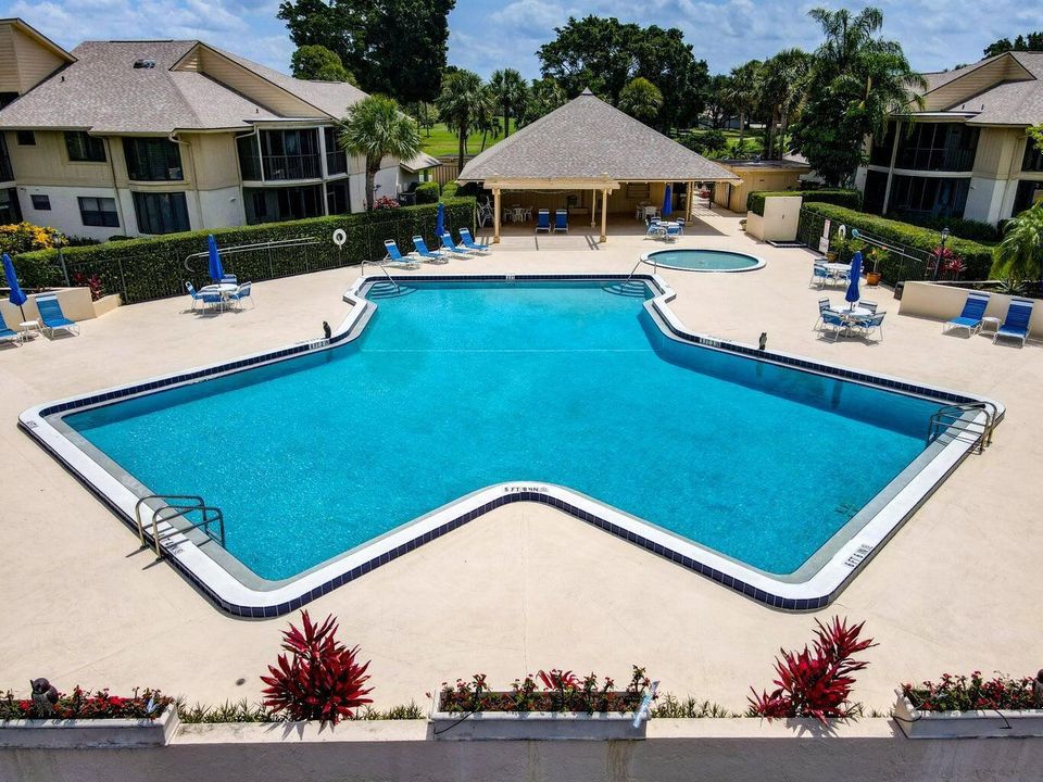 На продажу: $639,000 (2 спален, 2 ванн, 1818 Квадратных фут)