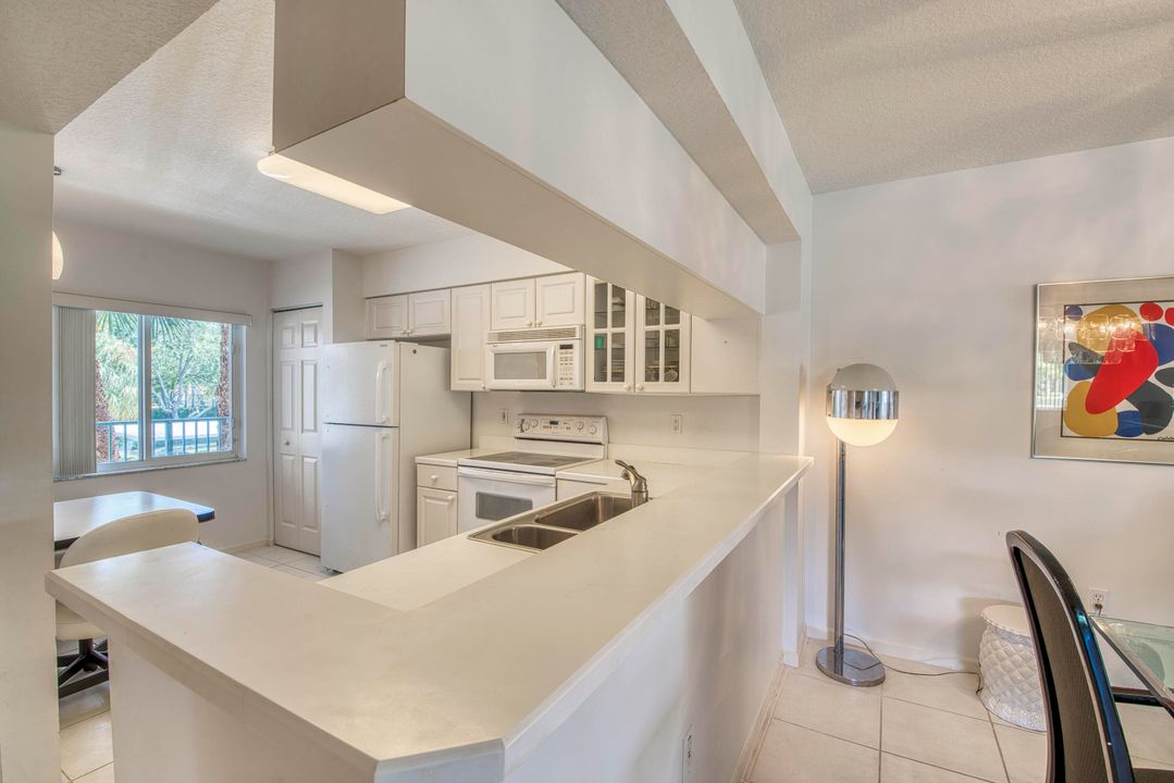 Active With Contract: $3,900 (3 beds, 2 baths, 1500 Square Feet)