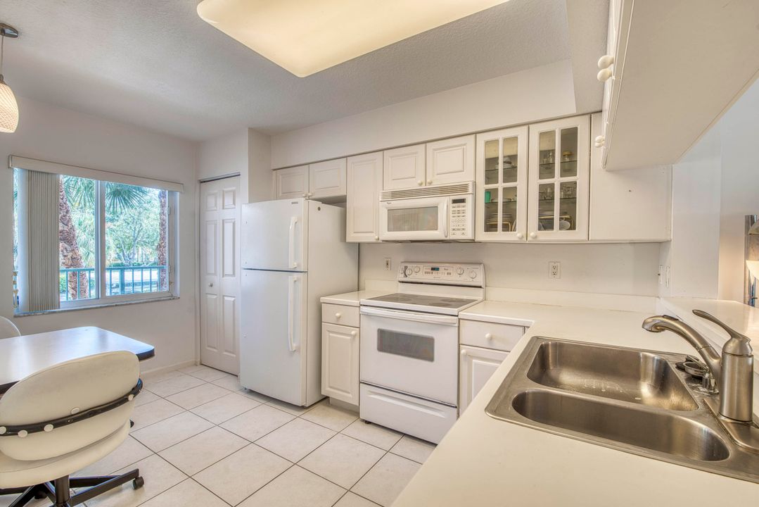 Active With Contract: $3,900 (3 beds, 2 baths, 1500 Square Feet)