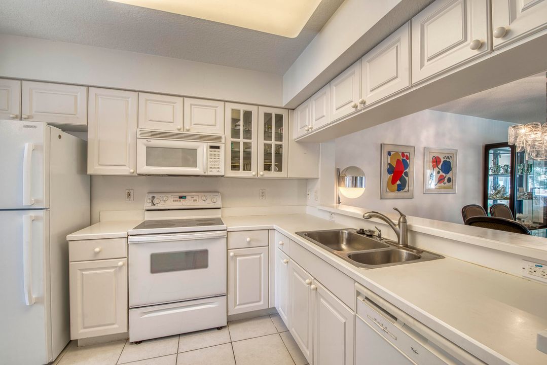 Active With Contract: $3,900 (3 beds, 2 baths, 1500 Square Feet)