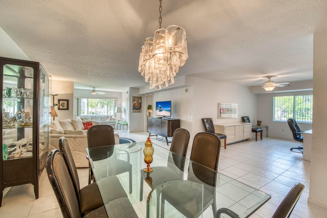 Active With Contract: $3,900 (3 beds, 2 baths, 1500 Square Feet)