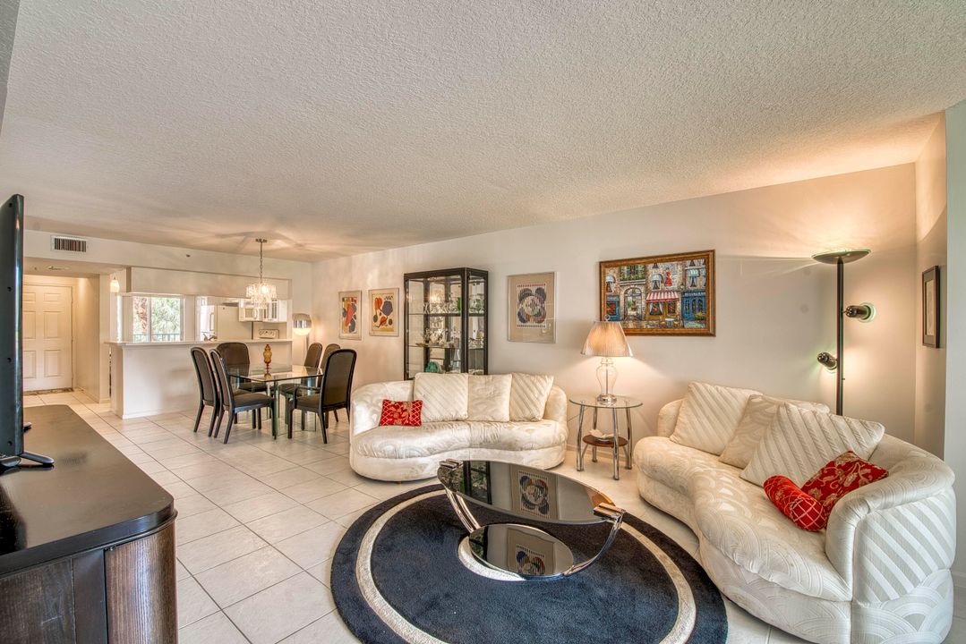 Active With Contract: $3,900 (3 beds, 2 baths, 1500 Square Feet)