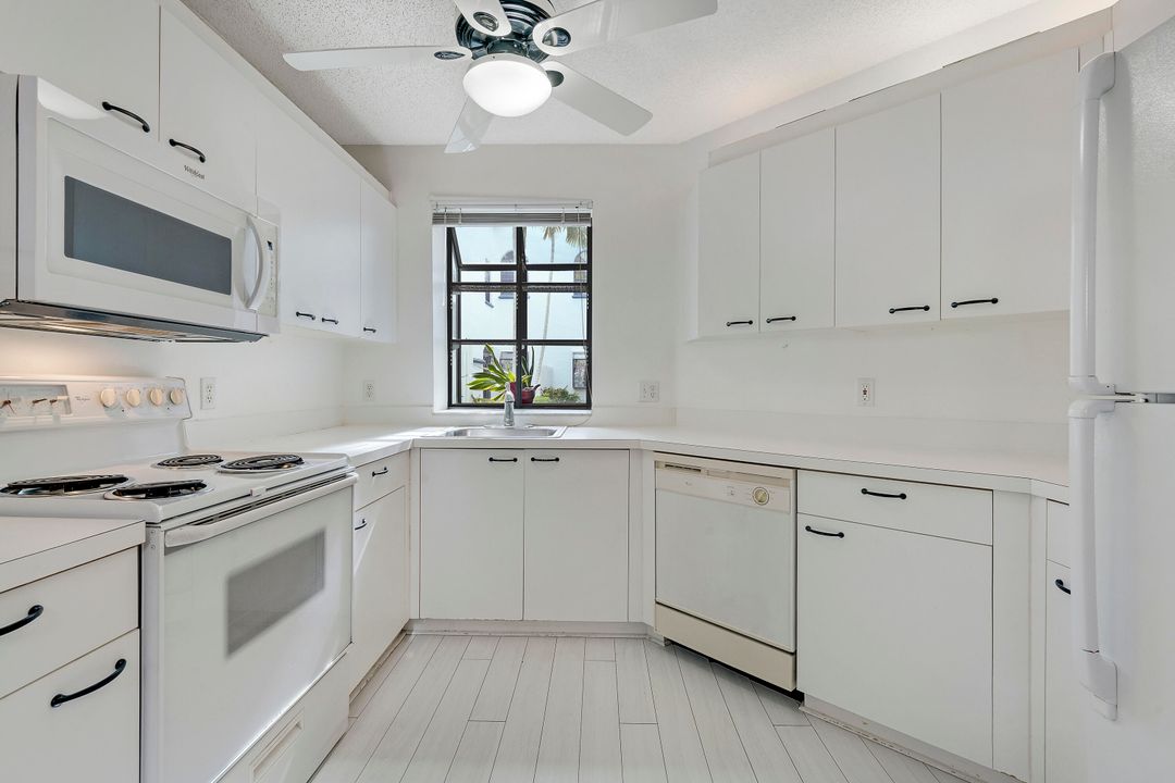 For Sale: $204,999 (3 beds, 2 baths, 1578 Square Feet)