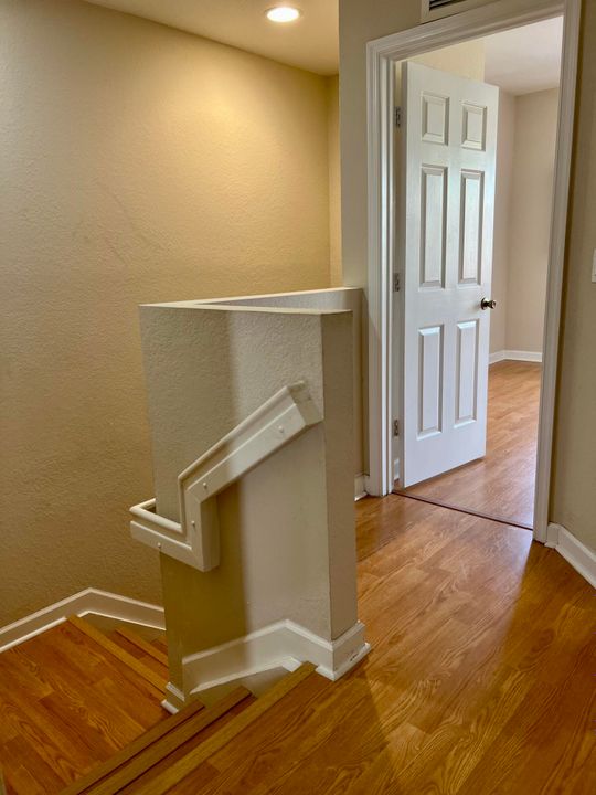 合同活跃: $2,400 (3 贝兹, 3 浴室, 1815 平方英尺)