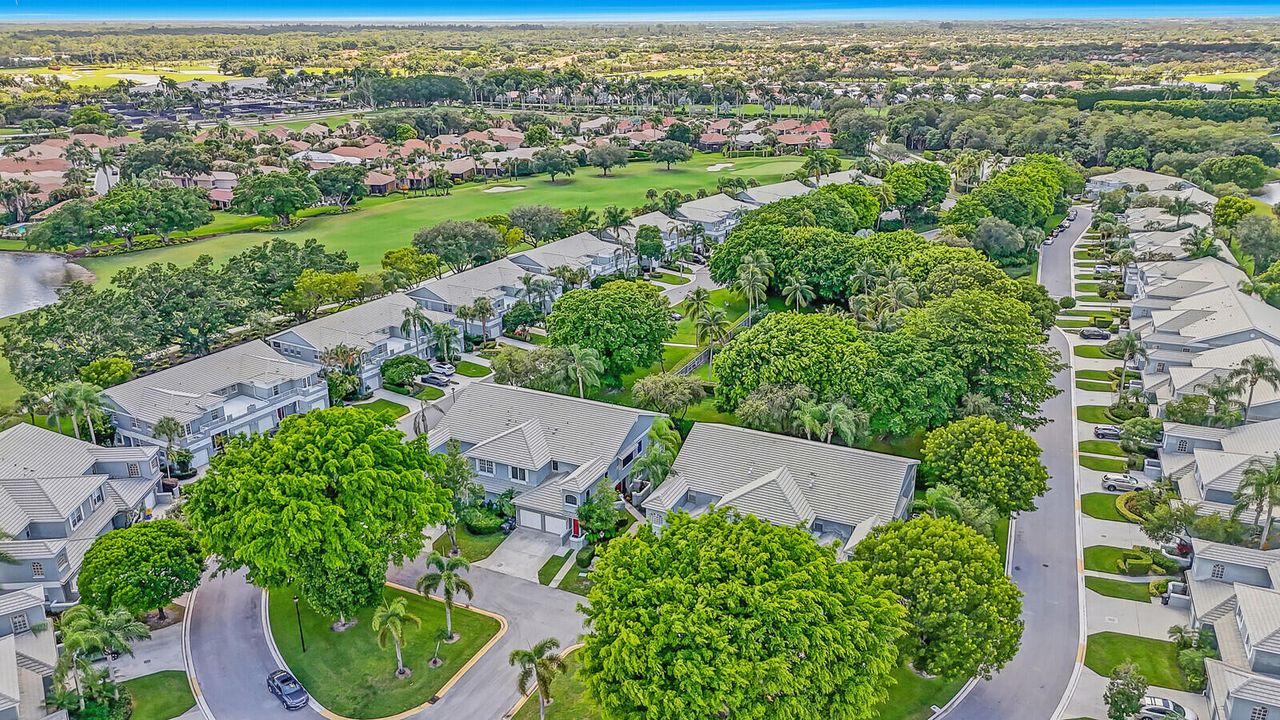 合同活跃: $299,000 (3 贝兹, 2 浴室, 1807 平方英尺)