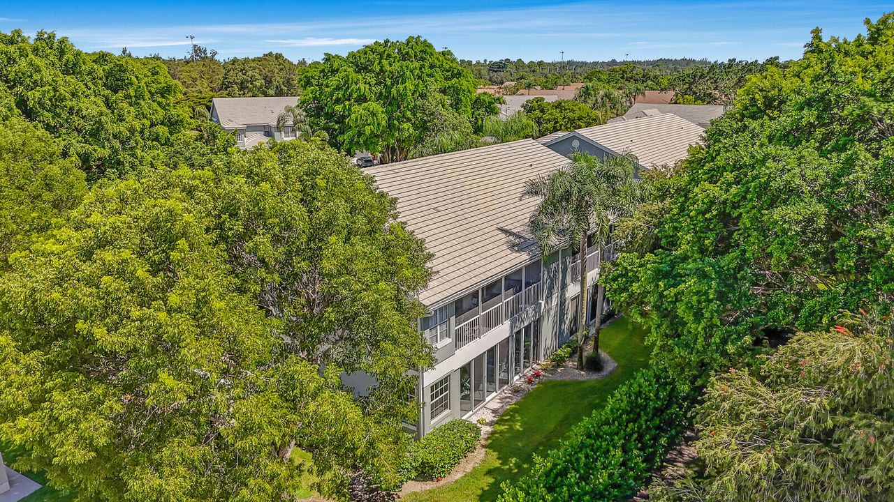 合同活跃: $299,000 (3 贝兹, 2 浴室, 1807 平方英尺)