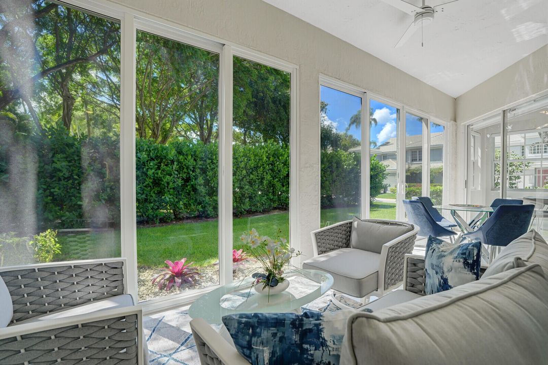 合同活跃: $299,000 (3 贝兹, 2 浴室, 1807 平方英尺)